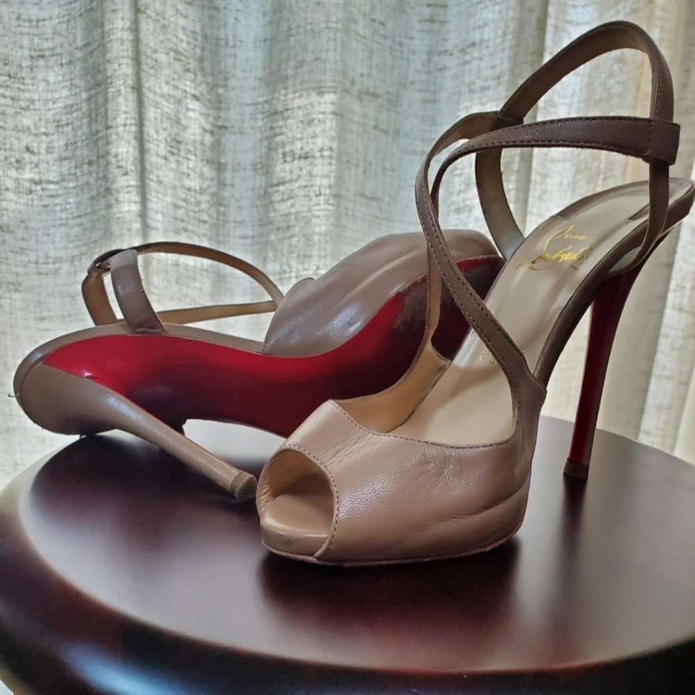 CHRISTIAN LOUBOUTIN STRAPPY PEEP TOE SANDAL